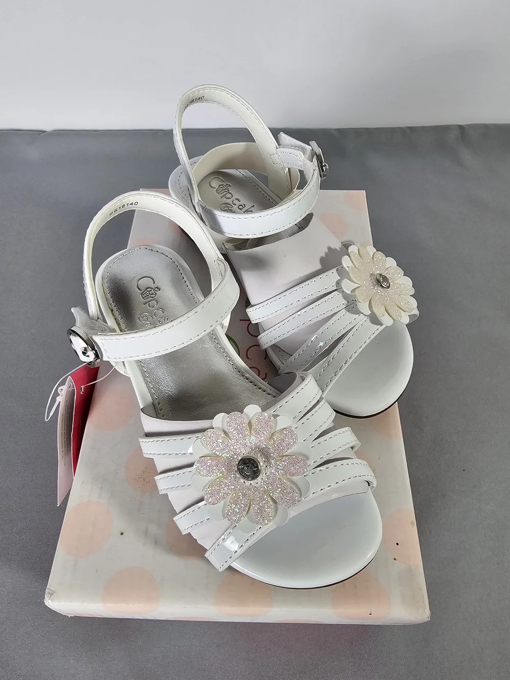 Cupcake Couture Lil Blossom White Flower Sandals Toddler Girls Size 8 New w/ Box
